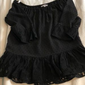DR2 black off shoulder shirt with lace detailing